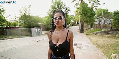 Huge Natural Ebony Boobs Swinging