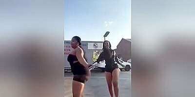 Pretty Step sisters Twerk