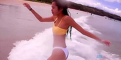 Vina Sky - You Hit The Beach With Vina And She Sucks Your Cock In The Car