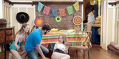Samantha Hayes And Anya Olsen - Cinco De Pie O