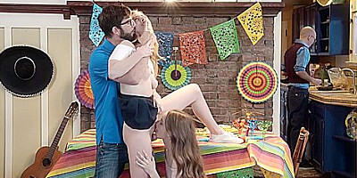 Samantha Hayes And Anya Olsen - Cinco De Pie O