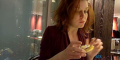 Emma Evins - You Visit The Natural History Museum In London With Emma