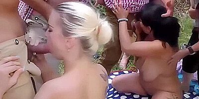 Watch Stunner Girls Movie