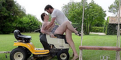 Sweet Summer Melons - Titty Fucking Under The Sun - Harmony Reigns