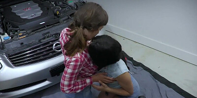 Two girls cannot wait to eat each other out in Aussie XXX