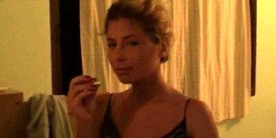 Bella Margo is filme dby her man while flashing at public places