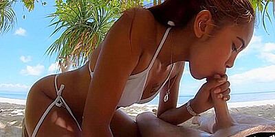 Public Beach Swallowing Cum Quickie Blowjob