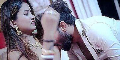 Desi Tharki Dewar Chaye Me Bhabhiji Ka Dudh Nikal Kar Pia Aur Ghapa Ghap Choda ( Hindi Audio )