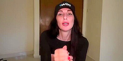 Liza Virgin - Cramped Leg From A Really Strong Orgasm!