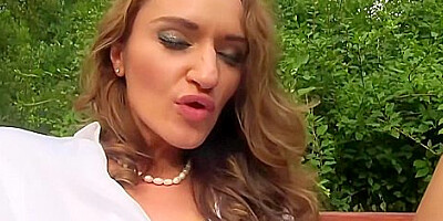 Rachel Evans, Kitty Jane And Donna Joe - Dildos, Tongues On Clits, And Plenty Of Piss!