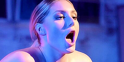 In A Bind / 25.7.2022 - Charles Dera, Kayley Gunner And Savannah Bond