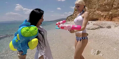 Summertime lesbian loving