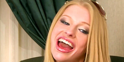 After talking dirty in an interview naughty Avril Hall decided to prove her immense kinkiness