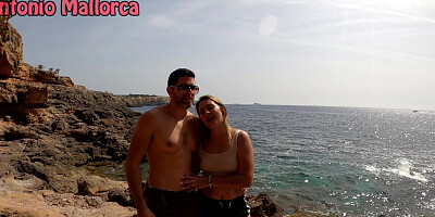 Horny Spanish Amateur Couple Persuades Me to Have a Threesome in Public - Mancheguitos