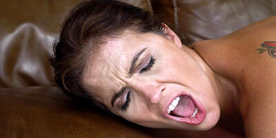 21 SEXTREME - Busty Granny And Hot Teen Missy Luv Have Fun Licking Each Other's Pussies