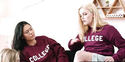 Girls Way featuring Dana Vespoli and Charlie Forde's lesbian rimming video