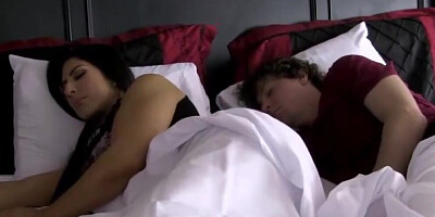 The Stepson Woke Up The Sleeping Mom In The Middle Of The Night And Framed Her Pussy For Love - Raven Hart - Rion King