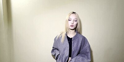 I met a student at the entrance after university and decided to offer her some money