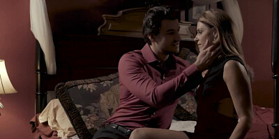 Handsome fellow satisfies his experienced mistress in bed