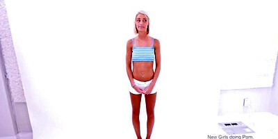 Lusty sweetheart - cum sex - LA New Girl