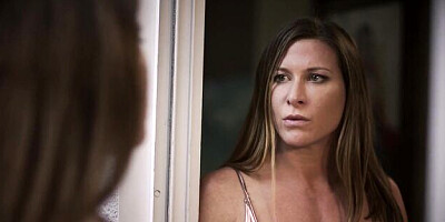 Dainty Ariel X and Evelyn Claire's pussy licking movie