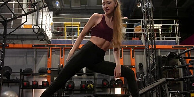 Gym going super hottie is going to take his dick inside