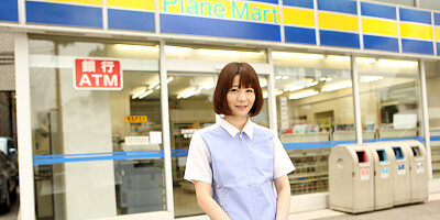 Airi Miyazaki is playing perverted games in the store