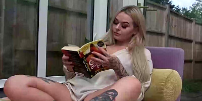 SEXY MOMMA - Lana Rose Licks Step mom Pia's Twat!