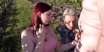 Amorous Gabrielle Gold and Molly Lee's outdoor dirt