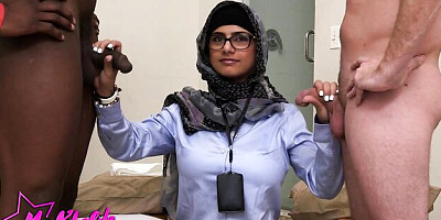 Handjob scene with classy Mia Khalifa from Mia Khalifa