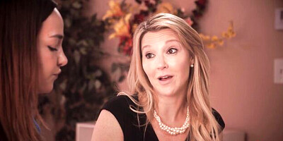 Flashy Laura's face riding action