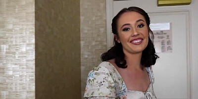 Attractive newcomer nicely drilled at agent's apartment