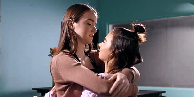 Two girls are going to fuck each other in a public spot