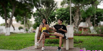 Exciting queen - public movie - Milky Peru