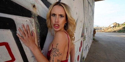 Blowjob movie with nice-looking Mellany Lapiedra from Public Bang