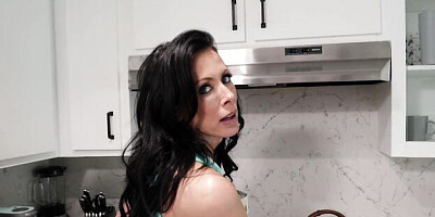 Sweet Chad Alva and Reagan Foxx's creampie sex