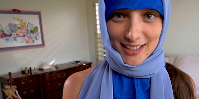 Cutie covered in a hijab gives her pussy to a family friend