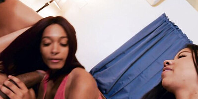 Watch stunning Gizelle Blanco and Ameena Green's dirt