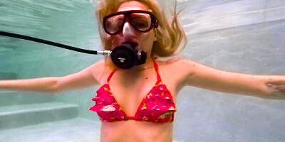 Underwater Show featuring Minnie Manga's hot video