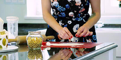 Graceful MILF gets her anal hole plowed in the kitchen