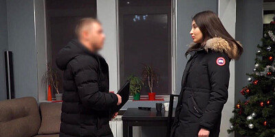 The bank employee drills the dazzling kinky brunette