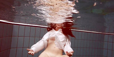 Underwater Show - big ass sex