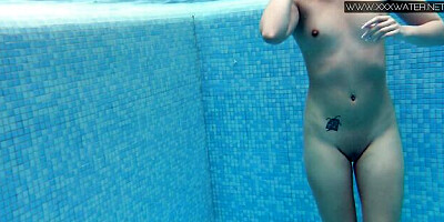 Lady Dee's czech sex by Underwater Show