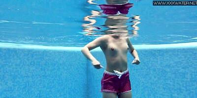 Lady Dee's czech sex by Underwater Show