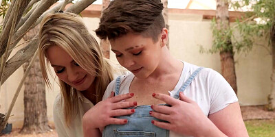 Appreciative Babe Showers & Fucks Hot GF - Rachael Cavalli, Kay Carter - GirlfriendsFilms