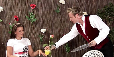 Bird's trimmed pussy action