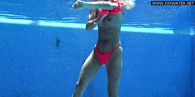 Underwater Show featuring Mary Kalisy and Kalisy's hd dirt