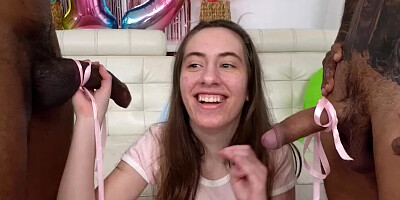 Amateur Spanish teen Carolina Lorca and her BIRTHDAY THREESOME!
