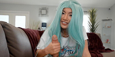 Teen enjoys huge dick in her young pussy for a superb POV