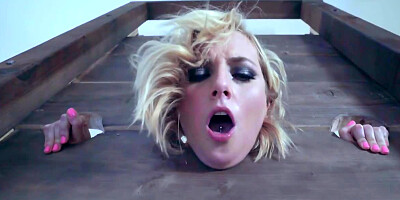 Blonde is defenseless in front of huge cock analyzing her